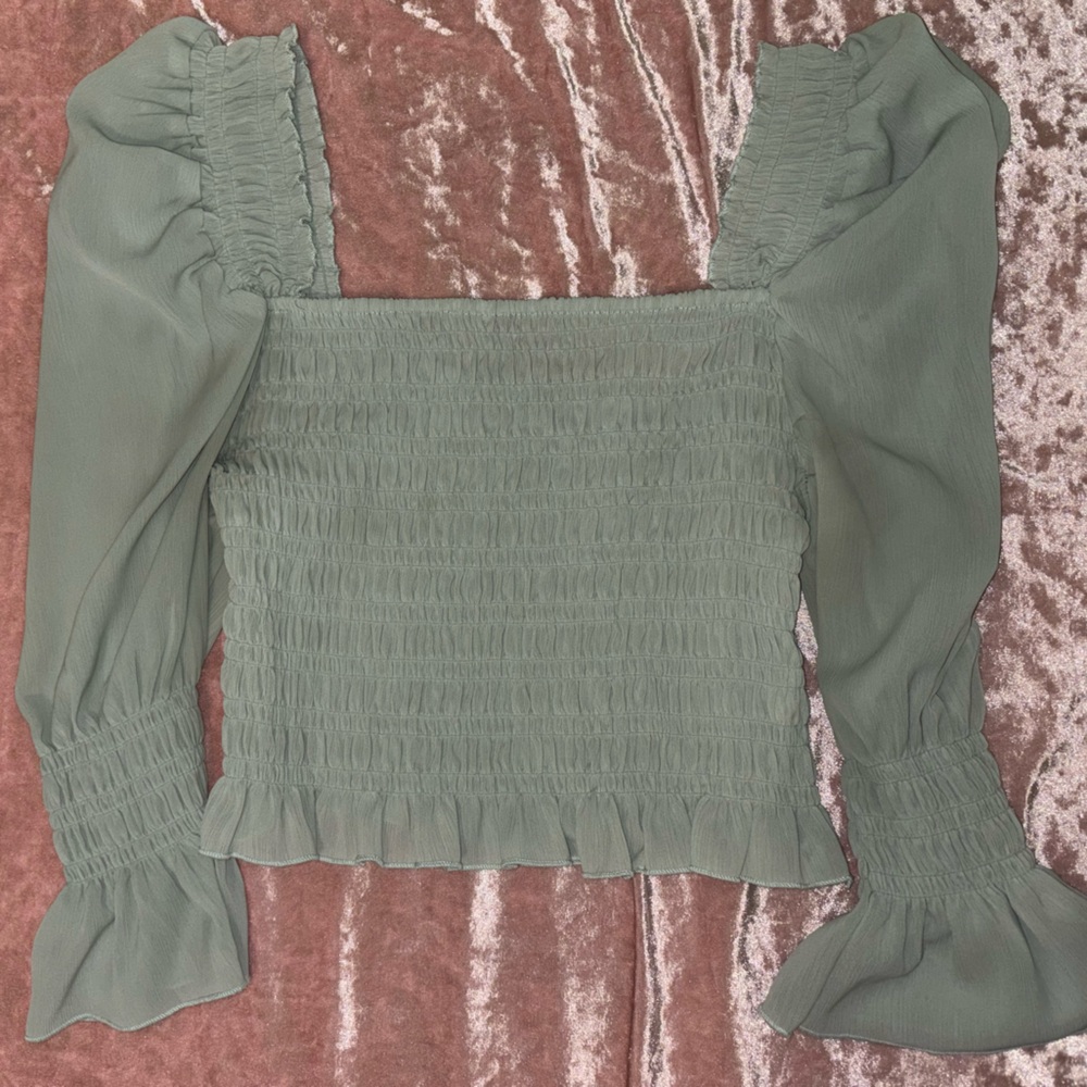 Cropped tube top with sleeves
